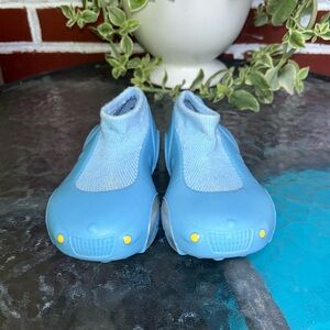 CCILU | like new blue car water shoes | size 6